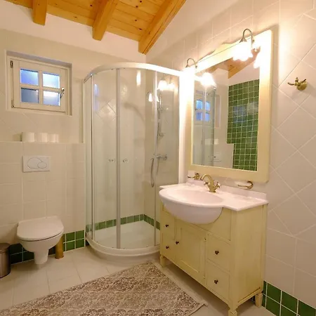 Luxury Le Rose Vila