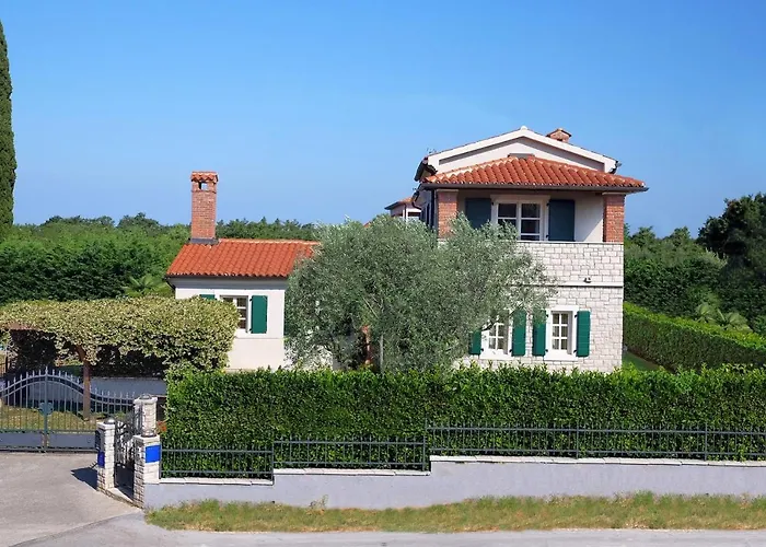 Luxury Le Rose Villa *