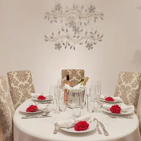 Luxury Le Rose Villa