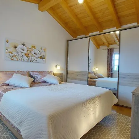Luxury Le Rose Villa *